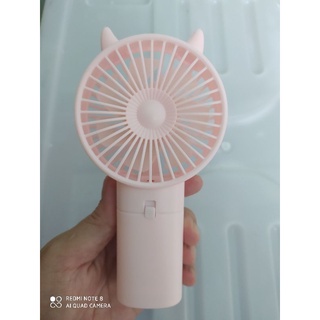 Quạt mini cầm tay sử dụng pin AA