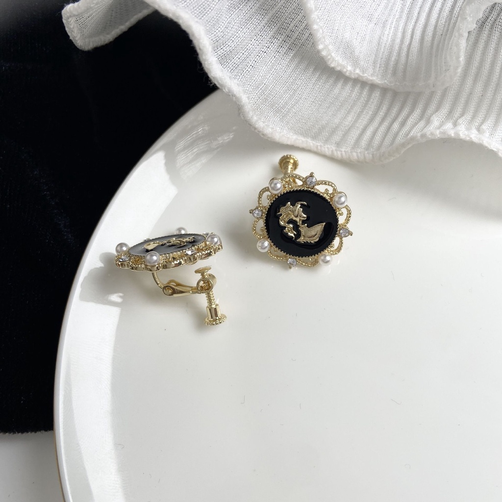 Khuyên tai kẹp không bấm lỗ chốt điều chỉnh K095 bằng hợp kim mạ vàng hình tròn đính hạt trai bigsize dáng ngắn Leous