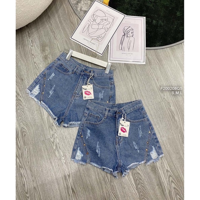Quần short jeans rách đính khuy