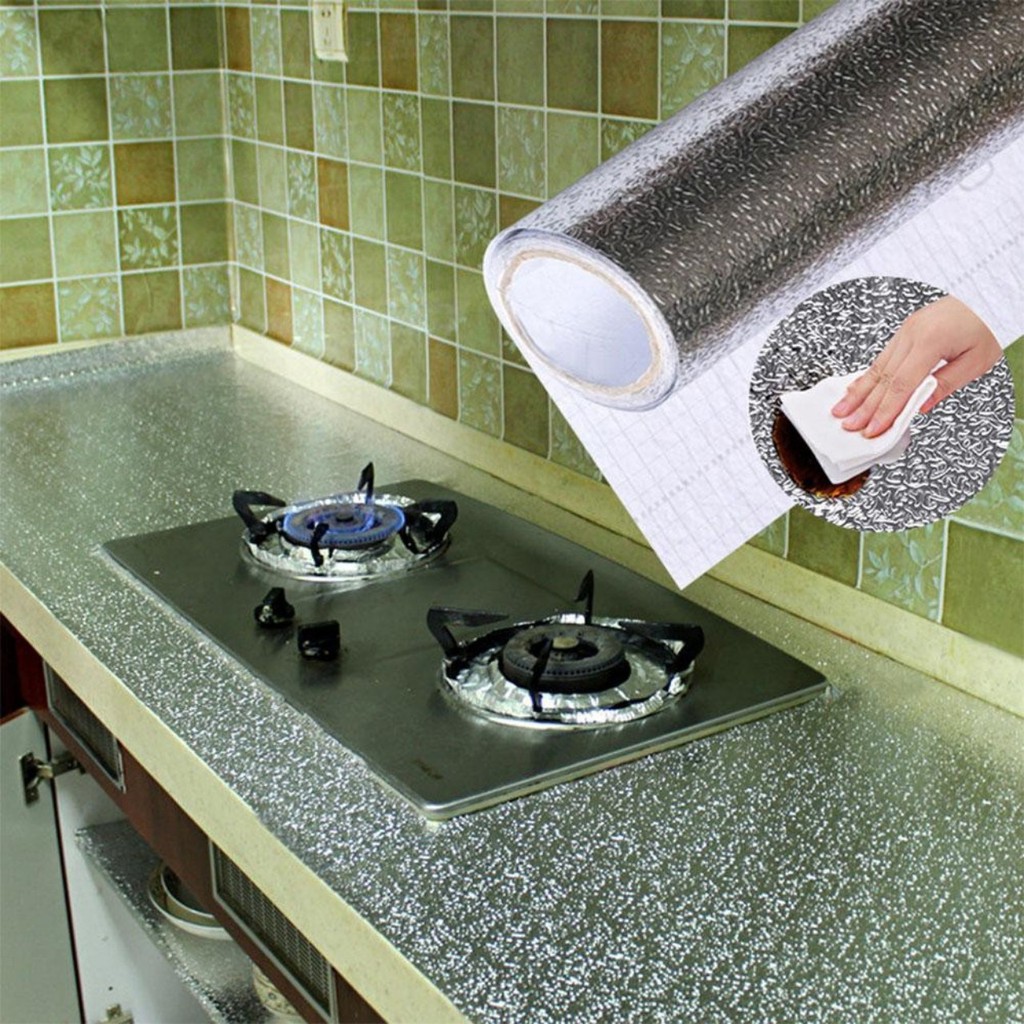 Cuộn giấy bạc dán bếp cách nhiệt, miếng decal dán tường nhà bếp chống thấm bền đẹp