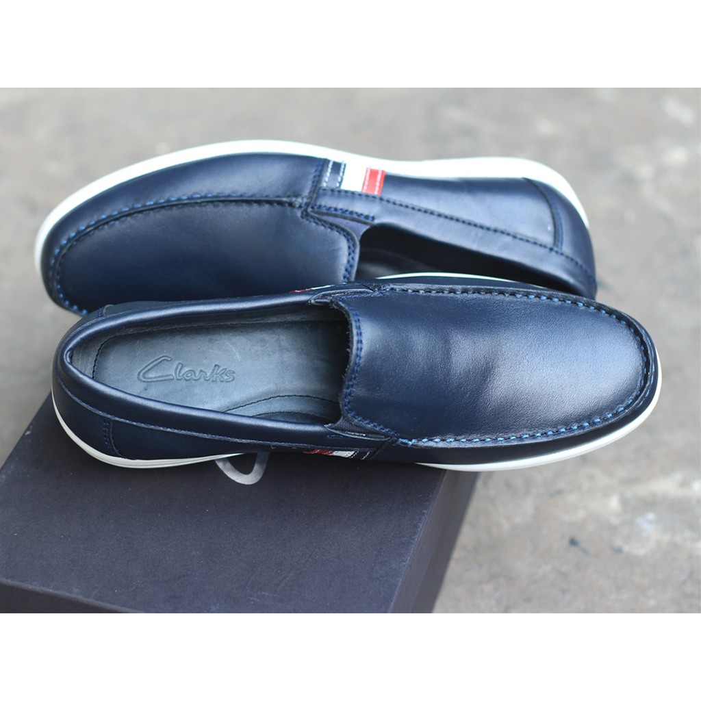 Clarks xanh navi