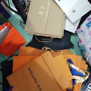 Túi giấy các hãng Burberry, calvin kein, valentino, prada, Balenciaga