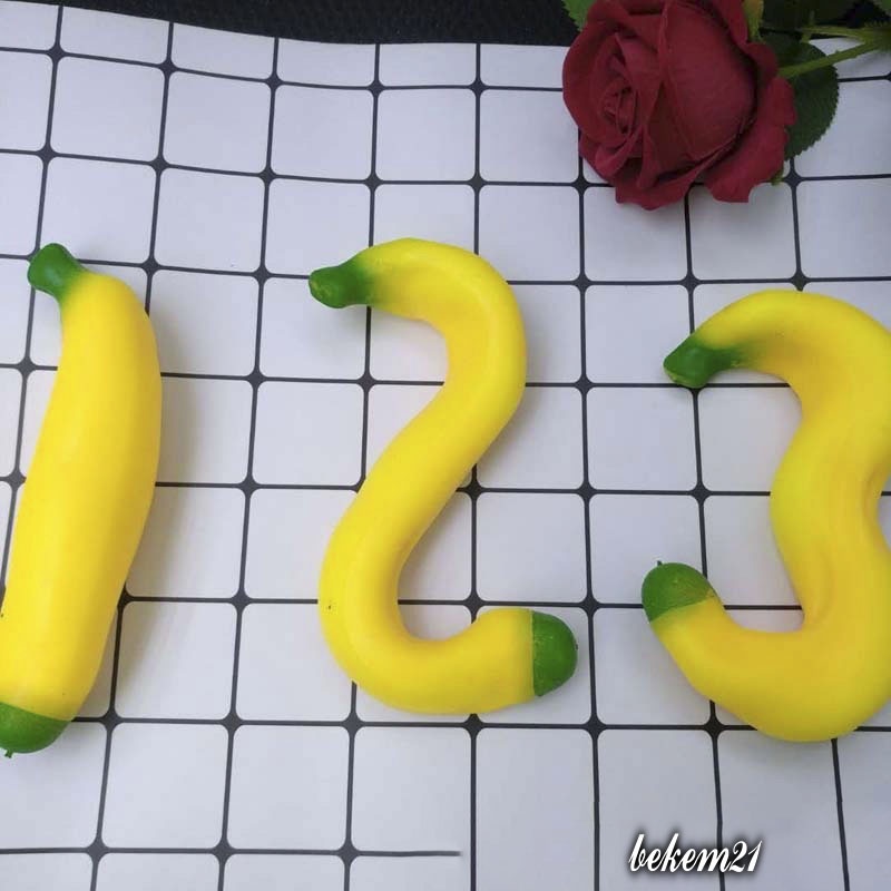 Đồ Chơi Squishy Gudetama Hình Quả Chuối Cát Kéo Dài siêu đàn hồi ngộ nghĩnh giải tỏa căng thẳng mochi slime