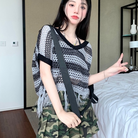 Áo dệt kim ZHELIHANGFEI cổ chữ V dáng rộng kẻ sọc phối tua rua gợi cảm