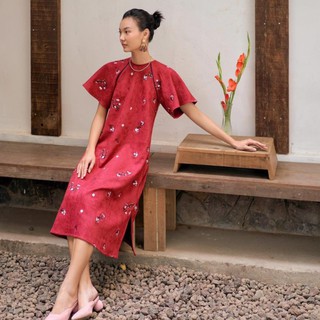 Đầm Da Lộn Tay Phồng Thêu Hoa EDINI - D1337 - D1338