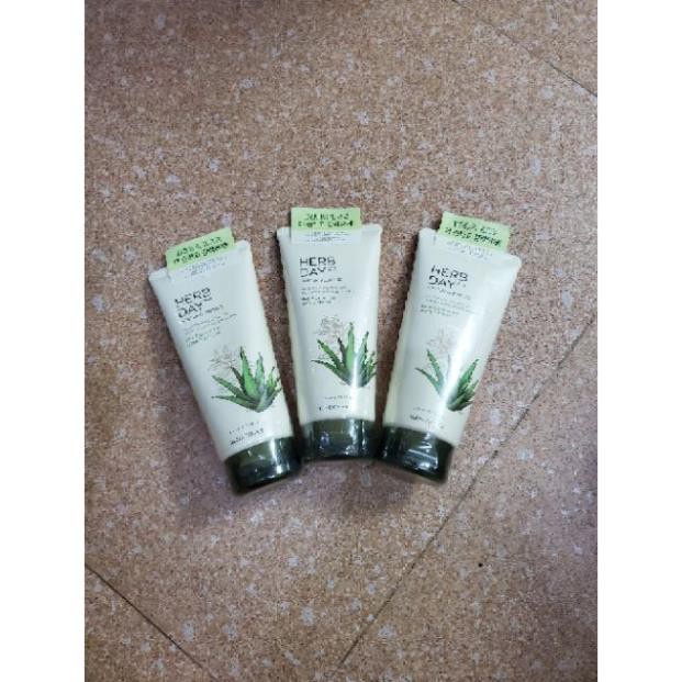 [Mẫu Mới] Sữa rửa mặt Herb Day 365 The Face Shop 170ml