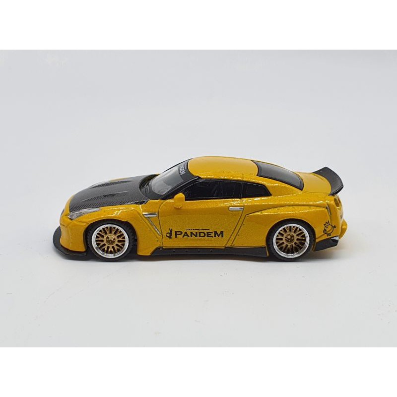 Xe Mô Hình Pandem Nissan GT-R LHD 1:64 MiniGT ( Vàng )