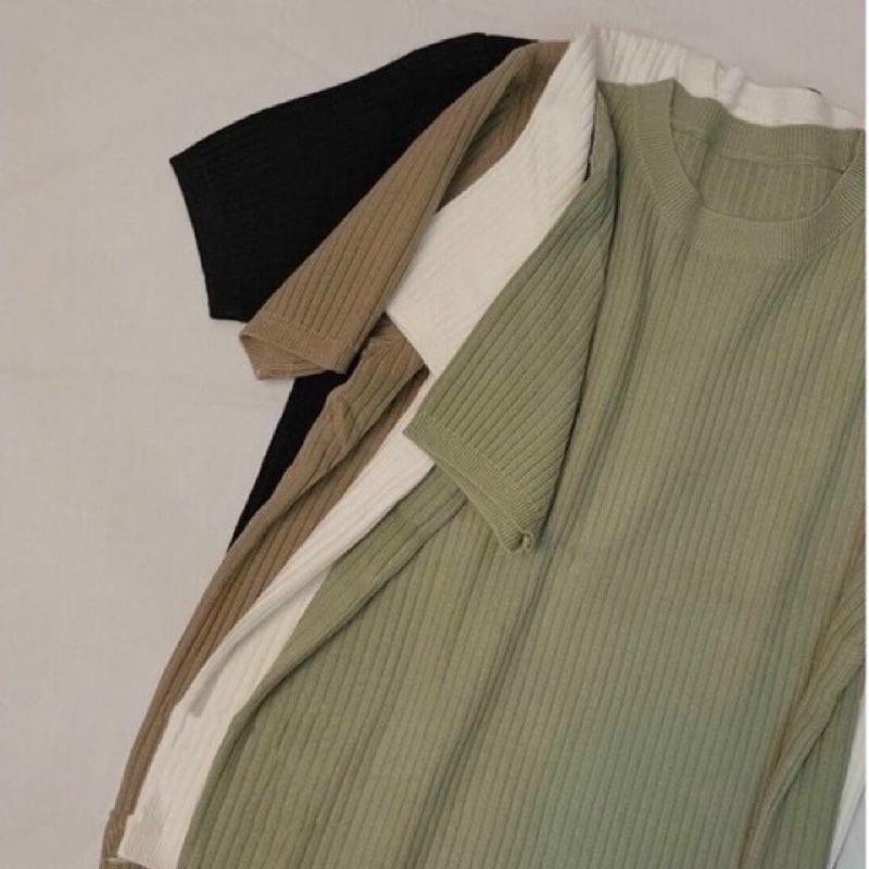 Áo phông nữ cộc tay chất gân tăm co giãn ôm body. Áo thun nữ cộc tay co giãn chất gân tăm đẹp.