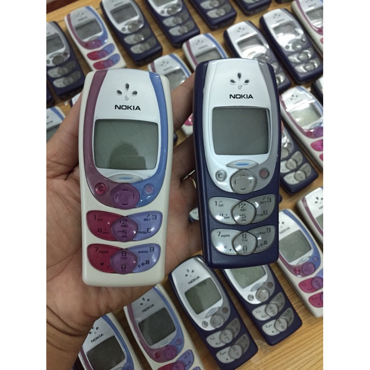 Điện thoại cổ Nokia 2300 cánh bướm main zin