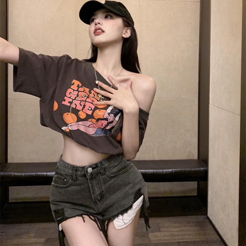 Áo Thun Tay Ngắn Trễ Vai In Họa Tiết Graffiti Quyến Rũ Thời Trang Cho Nữ