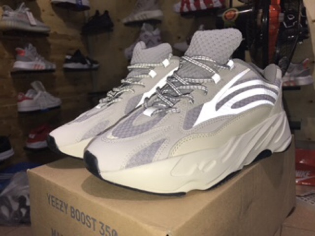 >>Giày Sneaker YZ Boost 700  Full Box, Phụ kiện