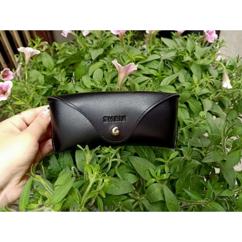 M80. Kính Shein sang sịn mịn ạ, Có Mail mua hàng tại web của hãng.