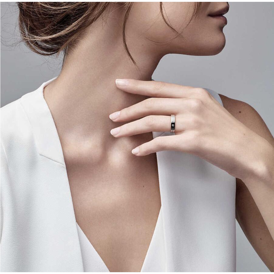 Tiff bất kỳ & Co. Nhẫn bạch kim đính kim cương nhân tạo hình tròn Hộp đựng đồ rộng 4mm không có hộp