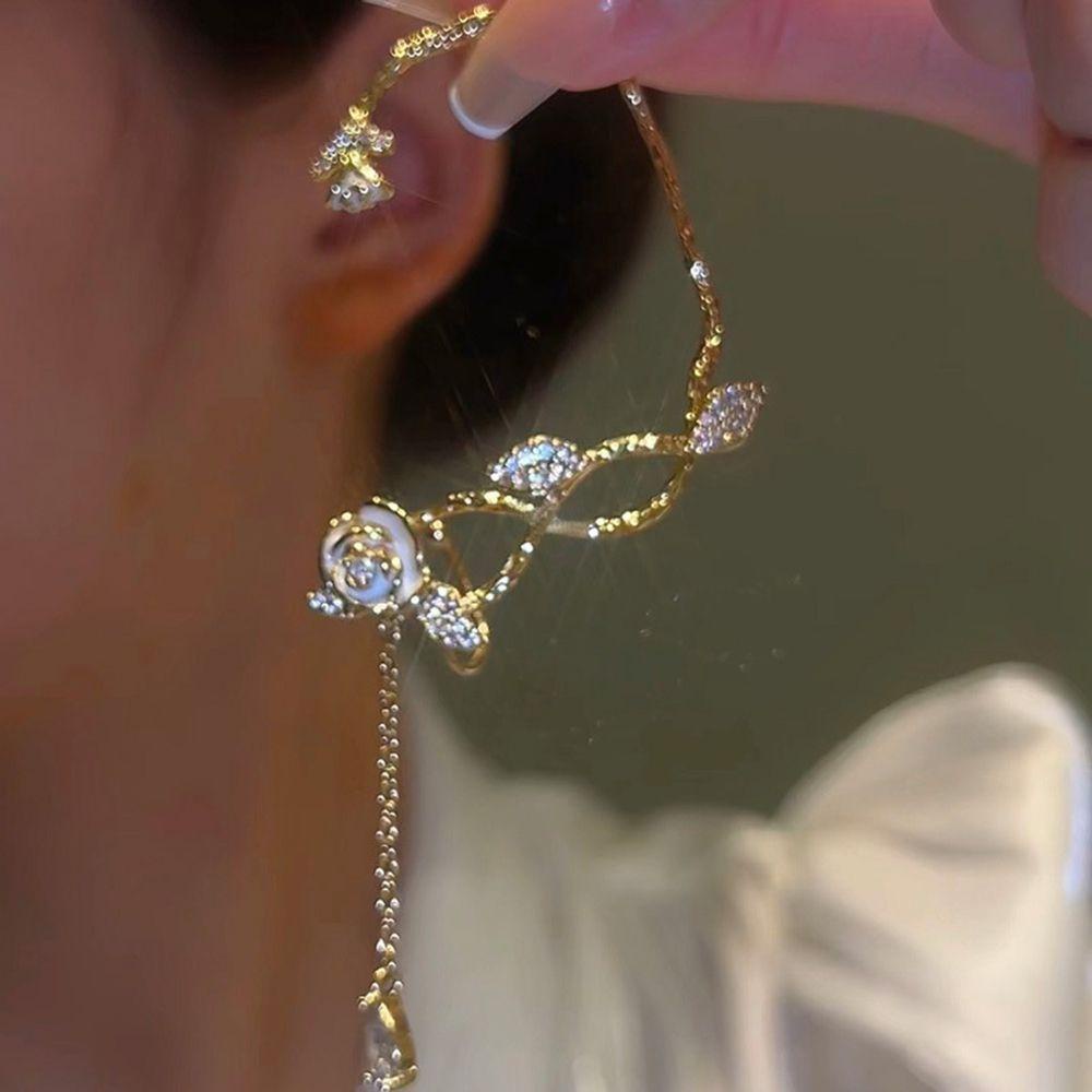 Khuyên Tai Dạng Kẹp Vành Tai Hình Hoa Hồng Bằng Đồng Phong Cách Hàn Quốc Cá Tính Dành Cho Bạn Nữ