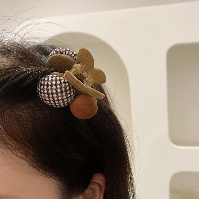 Kẹp Tóc Càng Cua Đính Quả Bông Mềm Mại 2022 Dành Cho Nữ