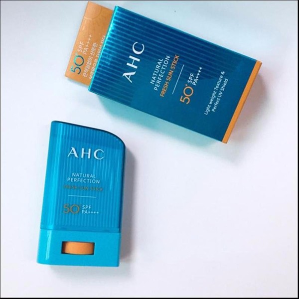 CHỐNG NẮNG DẠNG THỎI AHC NATURAL PERFECTION FRESH SUN STICK SPF50+, PA++++