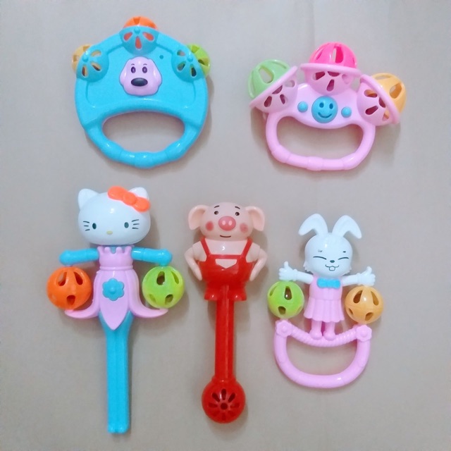 bộ đồ chơi xúc xắc nhiều món cho bé