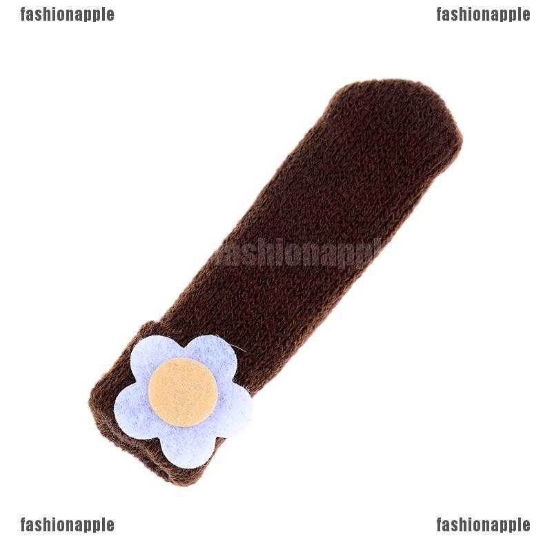 Set 4 vớ bọc chân bàn ghế chống trượt họa tiết hoa chống trầy