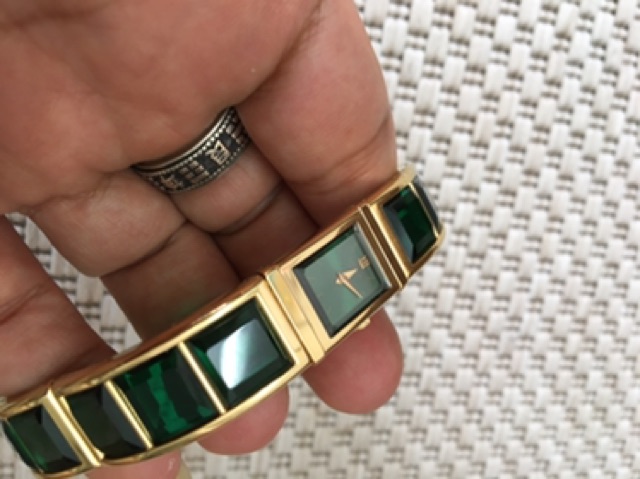 Đồng hồ Nữ Seiko Quartz - Như chiếc vòng lục bảo Đồng hồ chính hãng nguyên zin Nhật bản Thiết kế rất ấn tượng và độc đáo