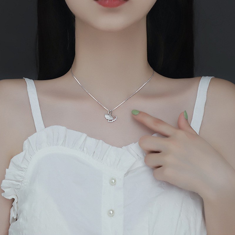 Vòng Cổ Mặt Lá Cây Phong Cách Thời Trang Đơn Giản Mới Cho Nữ