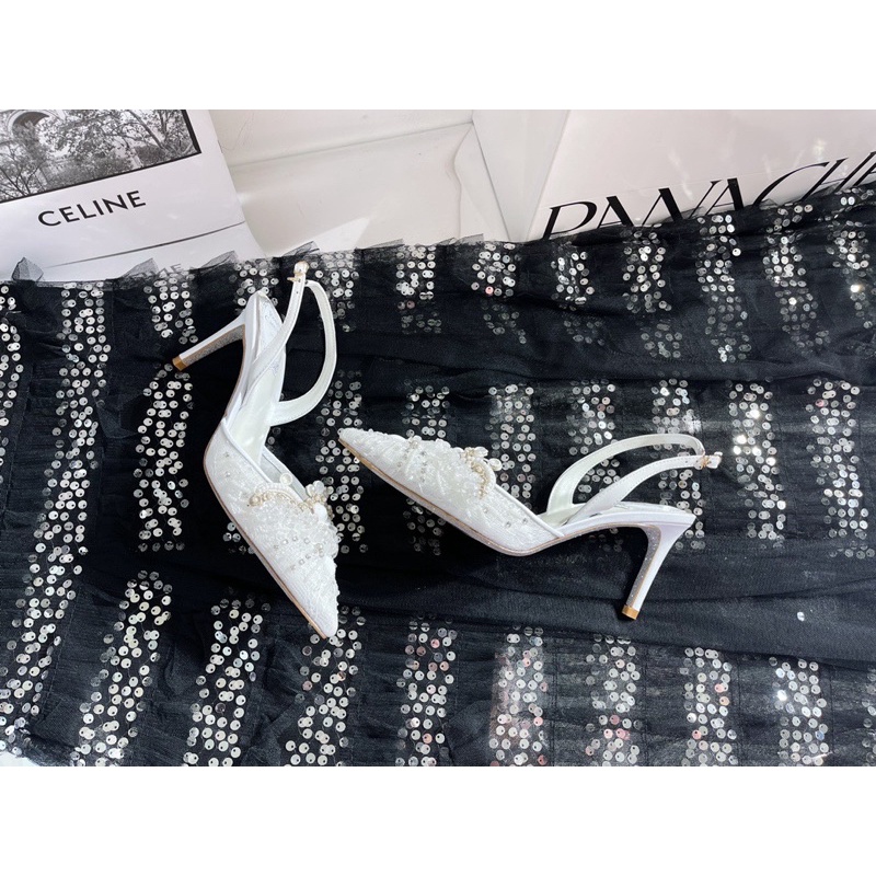 Giày cao gót mũi nhọn quai hậu đính đá và vải ren phong cách hoàng gia thương hiệu Rene Caovilla da thật cao cấp