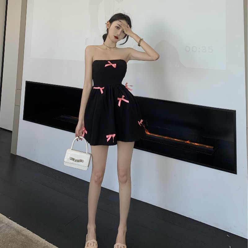 Có sẵn_Váy quây thắt nơ đen hồng Rose