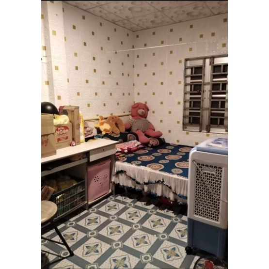 Xốp dán tường hoa văn 3D khổ lớn 70x70cm sẵn keo dày 4mm | BigBuy360 - bigbuy360.vn