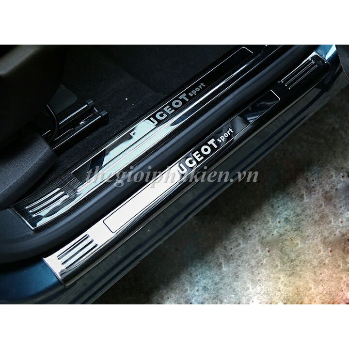 Ốp bậc cửa, Nẹp bước chân trong, ngoài xe Peugeot 3008 chất liệu titan