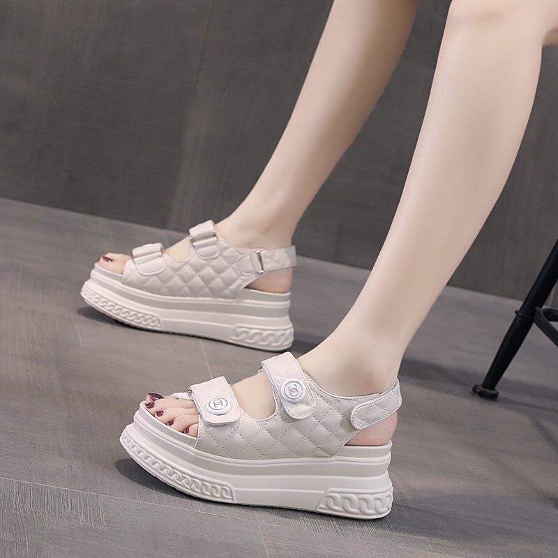 Sandal Đế Bánh Mỳ Size 33 Kiểu Dáng Hàn Quốc Cao 7cm