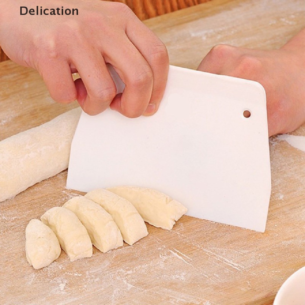 1 Dụng Cụ Cắt Bánh Hình Thang Tiện Dụng