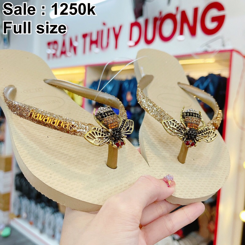 Mẫu dép mix charm 2022