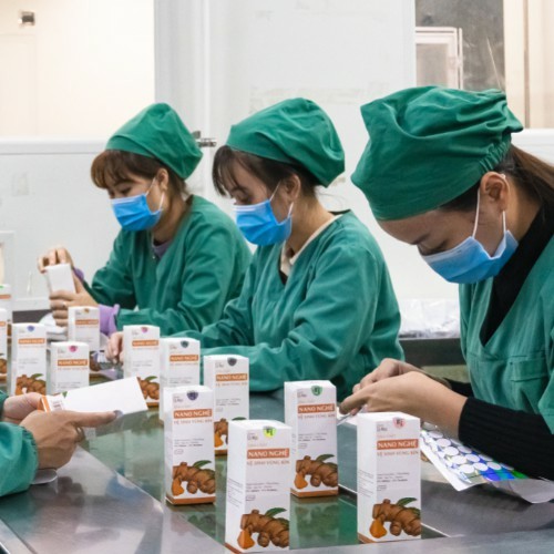 Dung dịch vệ sinh phụ nữ Cenota cỏ mộc 150ml - Store Việt