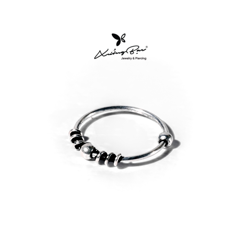Khuyên tai họa tiết thái xoắn thưa có bi Xưởng Bạc, bông tai bạc đeo vị trí Hellix, Tragus, Conch KVT11.80
