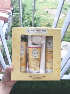 Set quà tặng Burt’s Bee Baby