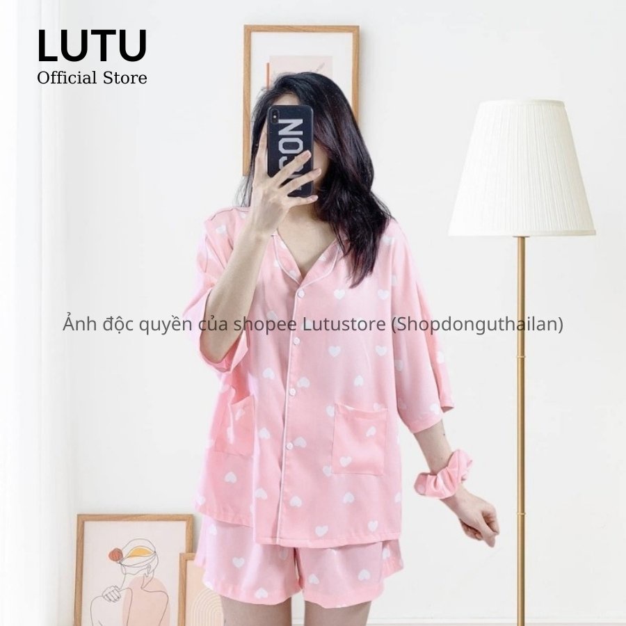 Bộ ngủ pijama chất lụa hoạ tiết dễ thương kèm dây buộc tóc scrunchies | BigBuy360 - bigbuy360.vn