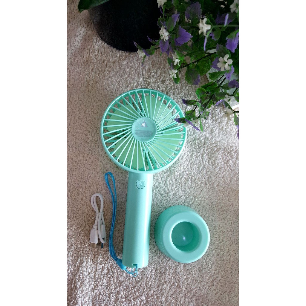Quạt Mini Cầm Tay 4 Cánh Pin Sạc Có Đế Để Bàn(giao màu ngẫu nhiên) | BigBuy360 - bigbuy360.vn