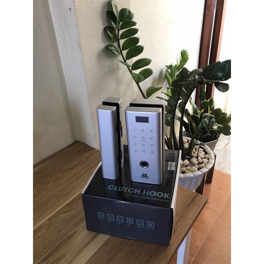 Khoá cửa vân tay G200 phù hợp lắp đặt cho các mẫu cửa kính, văn phòng, chung cư-khách sạn. Hợp kim Kẽm