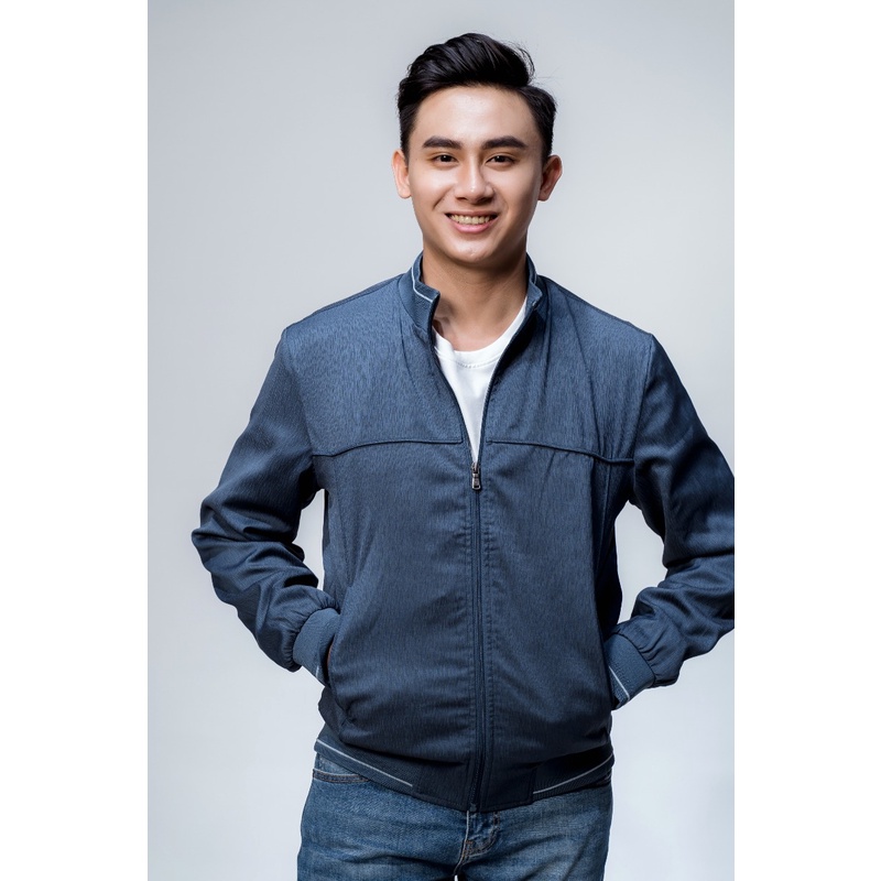 Áo Khoác Nam Owen JK61041 Jacket Regular fit Suông Màu Xanh Cổ Vịt Vân Dọc Bo Cổ Tay Và Gấu Áo Phối Viền Trắng Chất Poly