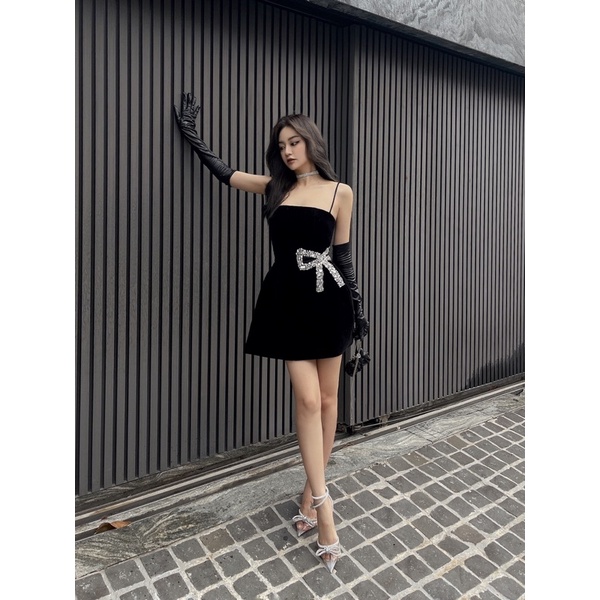 Đầm nhung đính nơ đá thủ công Krystal Dress
