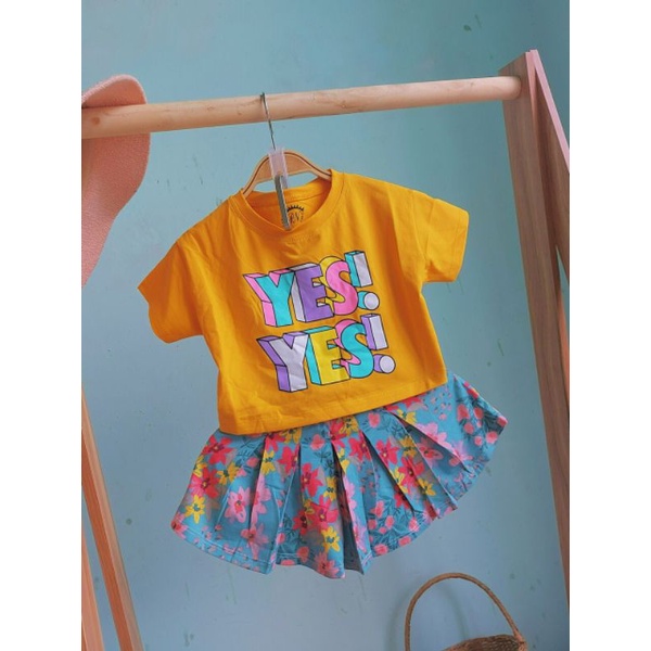 {8-20kg} Set áo + chân váy bé gái chất cotton loại đẹp (chân váy có quần)