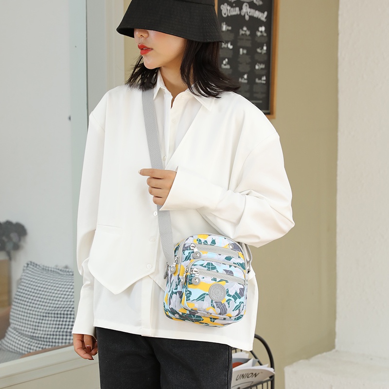 Túi Đeo Chéo Vai Bằng Nylon In Họa Tiết Thời Trang Phong Cách Mới Cho Nữ