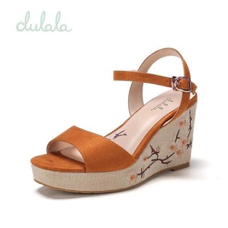 Sandal nữ đế xuồng