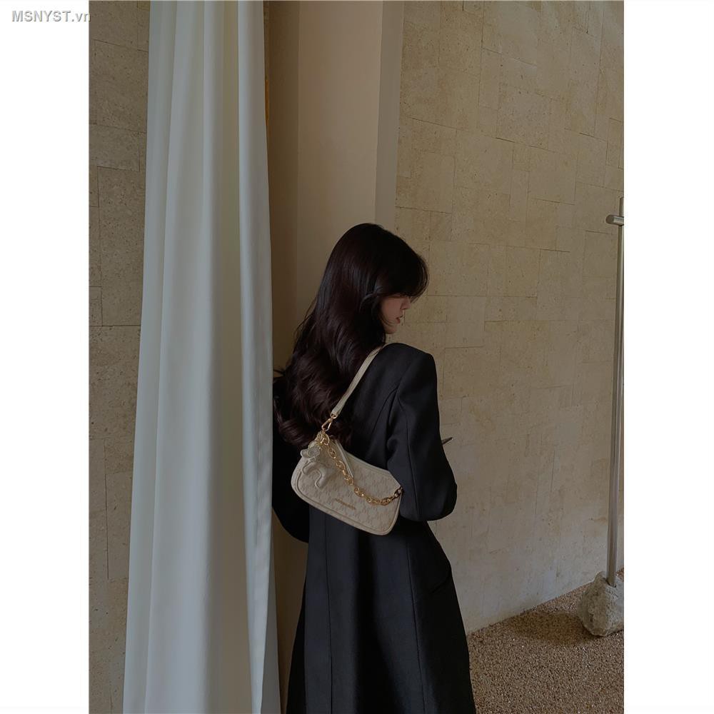 Túi đeo chéo một bên vai màu trắng nhỏ gọn thời trang mùa hè dành cho bạn nữ 2021