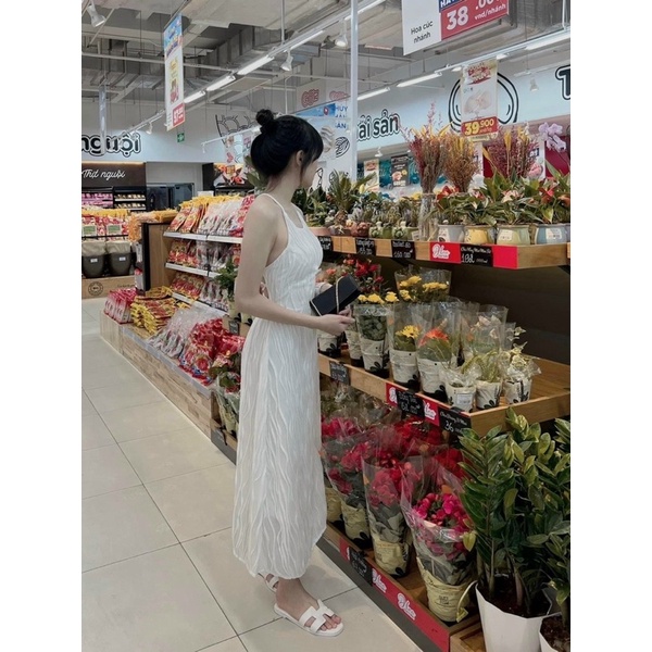 ĐẦM YẾM DÀI TRẮNG HỞ LƯNG CỘT DÂY