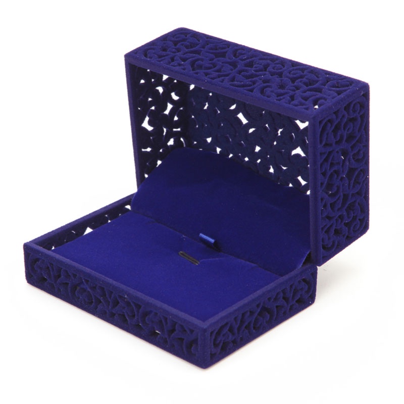 Hộp Đựng Nhẫn Đính Hôn Thiết Kế Đục Lỗ Nhỏ Nhắn Xinh Xắn