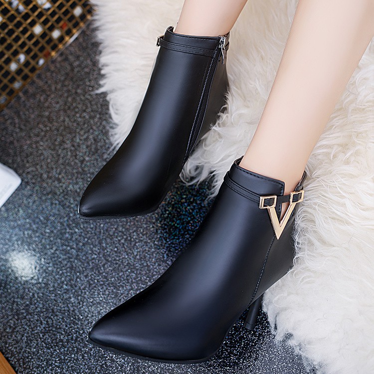 Giày bốt cao gót cổ chữ V HT802 | BigBuy360 - bigbuy360.vn