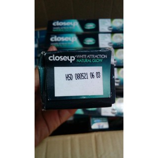 Kem Đánh Răng Close Up Dừa Than Hoạt Tính 30G