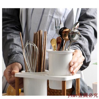 Ống đũa bằng sứ thiết kế ráo nước tiện dụng
