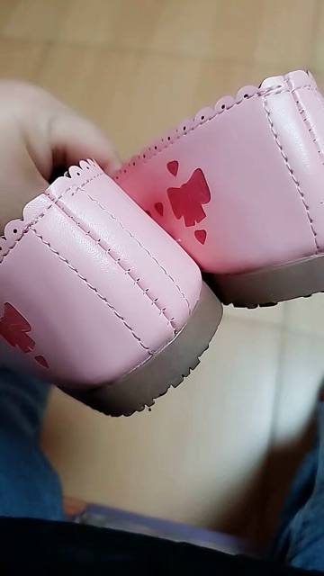Giày mèo Kitty bé gái