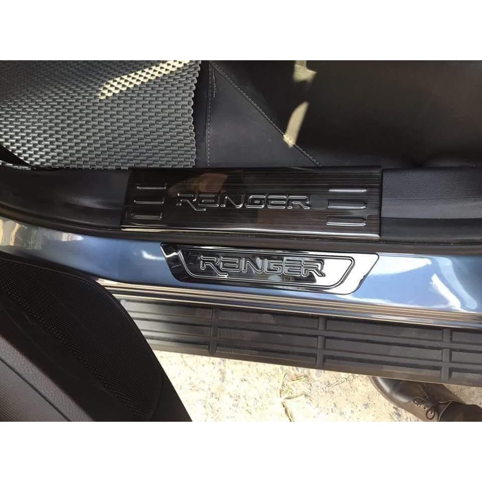 Ốp bậc cửa, nẹp cửa xe Ford Ranger 2016 đến 2022 Mẫu TITAN